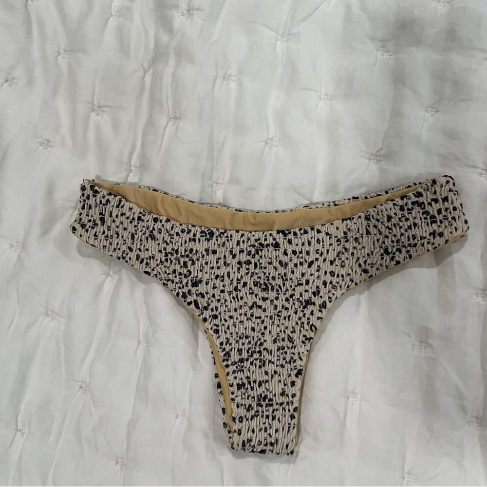 Kulani Kinis Bikini Bottom